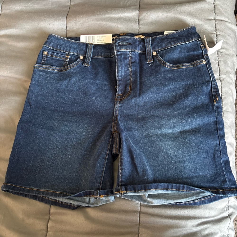 Seven7 Mid-Rise Weekend Jean Shorts - Size 6